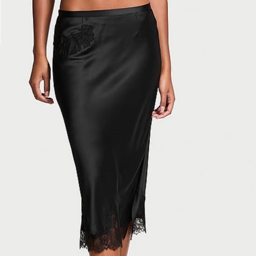 NWT Victoria’s Secret XL Satin Lace Trim Midi Skirt Embroidery Floral Black